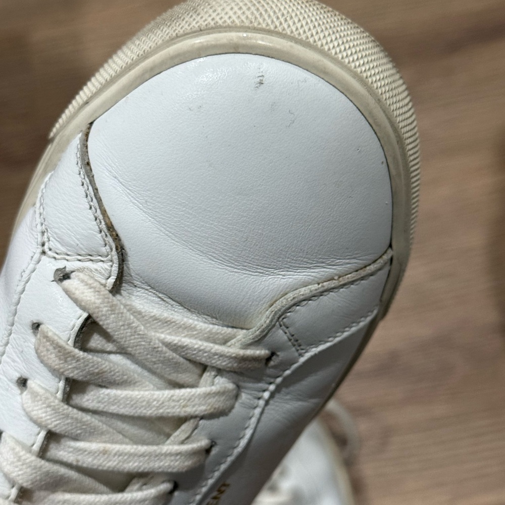 Saint Laurent White/Gold Low Cut Leather Lace-Up Sneakers - Picture 3 of 16